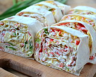 Закуска из лаваша с крабовыми палочками