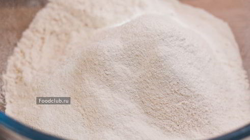 фокачча с чесноком и розмарином