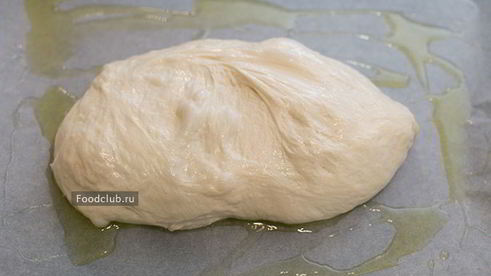 фокачча с чесноком и розмарином