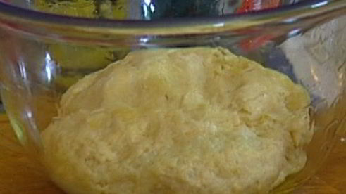 фокачча с помидорами и базиликом