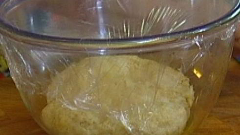 фокачча с помидорами и базиликом