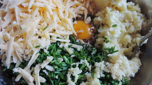 картофельно-творожные лепешки с зеленью