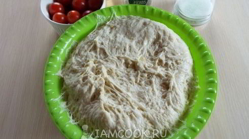 картофельные лепешки с черри и травами