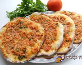 Ламачо — грузинские лепешки с мясным фаршем