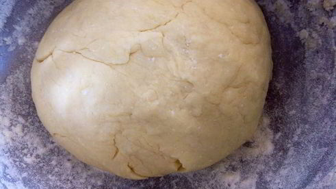 лепешка из творожного теста с сыром и зеленью