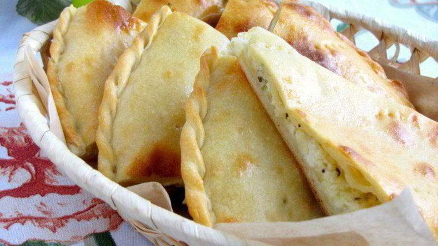 Рецепт лепешка с моцареллой, фетой и орегано