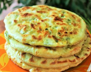 Лепешка с сыром и чесноком