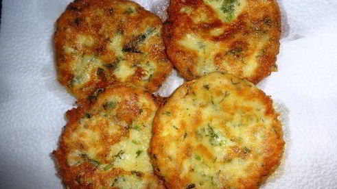 лепешки из брынзы с зеленью