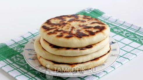 лепешки с начинкой из риса и яйца