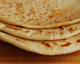 Лепешки с начинкой на сковороде