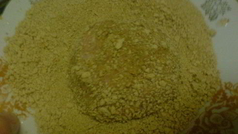 мясные лепешки с брынзой в чесночной панировке