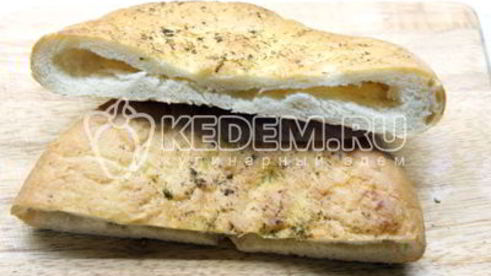 пита с начинкой из печени трески