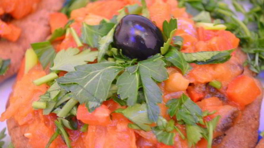 Рецепт ржаных лепешек с овощныма рагу