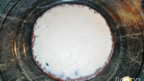 сладкая лепешка с базиликом, фетаксой и томатами