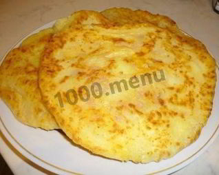 Сырные лепешки на кефире с ветчиной