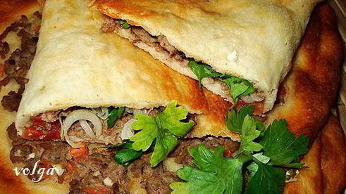 творожные лепешки с мясной начинкой