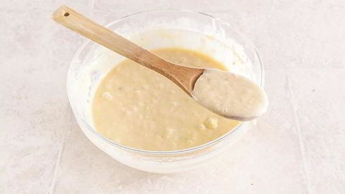 банановые маффины с черной смородиной