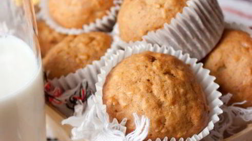 банановые маффины с кокосом и грецкими орехами