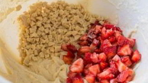 клубничный маффин