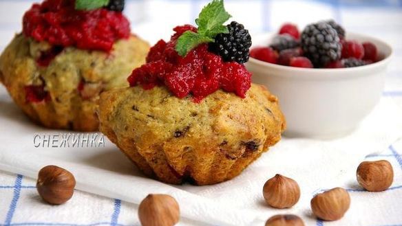 Рецепт Клюквенно-ежевичные маффины с фундуком