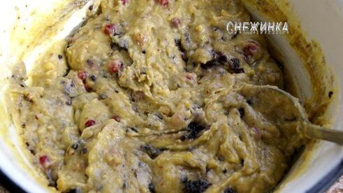 клюквенно-ежевичные маффины с фундуком