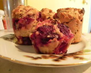 Кукурузные маффины с ягодами и кардамоном