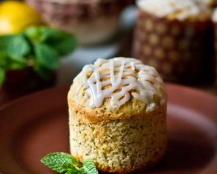 Лимонные маффины с маком и лимонной глазурью
