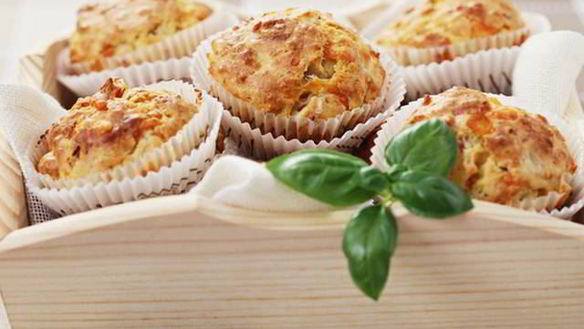 Рецепт Маффины из слоеного теста с ветчиной и сыром