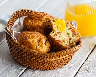 Маффины с беконом и яйцом