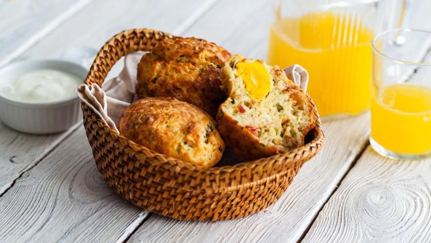 Рецепт маффины с беконом и яйцом