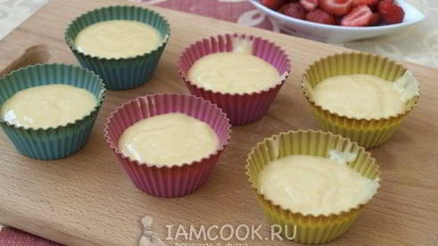 маффины с клубникой