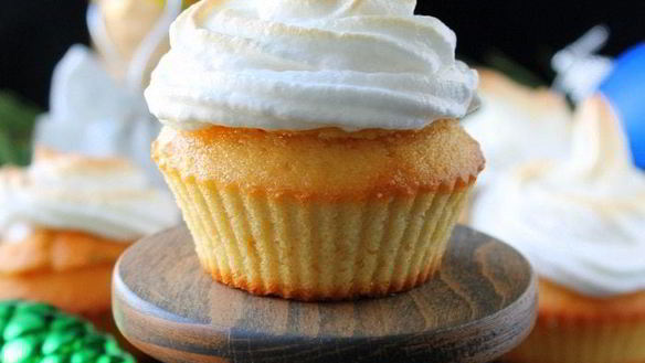 Рецепт Маффины с лимонным курдом и меренгой