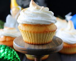 Маффины с лимонным курдом и меренгой