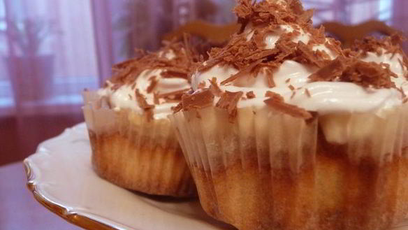 Рецепт Маффины с шоколадом и белковым кремом