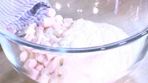 маффины с зефиром и малиной