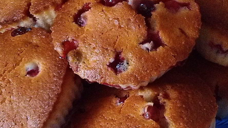 Рецепт сибирские маффины с брусникой