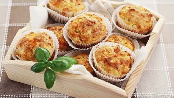 Рецепт Сытные маффины с ветчиной и сыром