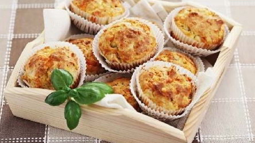 Рецепт сытные маффины с ветчиной и сыром