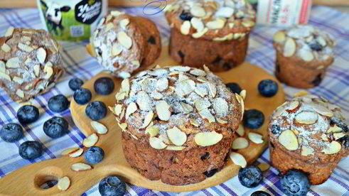 творожные маффины с черникой