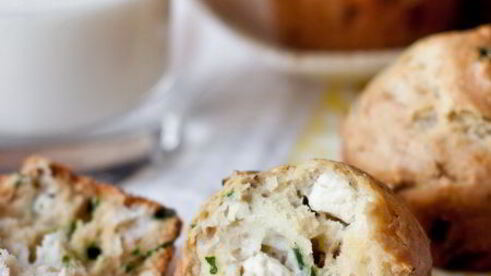 закусочные маффины с фетой и зеленью