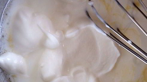 закусочные маффины с кукурузой, беконом и сладким перцем