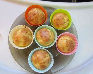 Закусочные маффины с сырками и чесноком