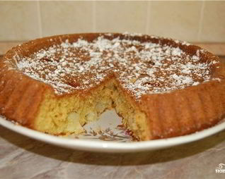 Манник с яблоками