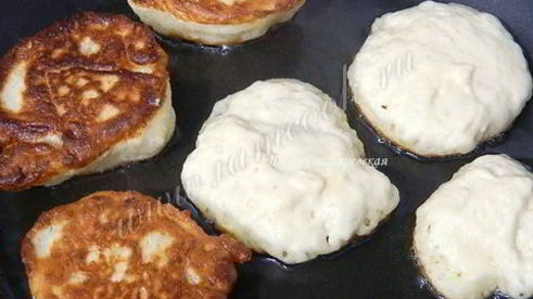 бабушкины оладьи на дрожжах