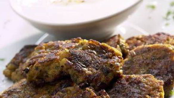 Рецепт Баклажановые оладьи с соусом