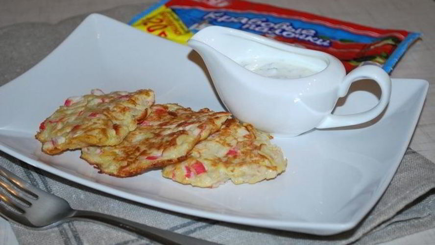 Рецепт диетические оладьи с крабовыми палочками