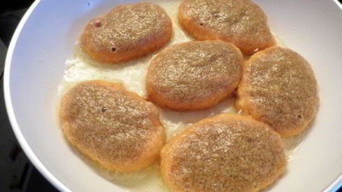 икряники — оладьи из сазаньей икры