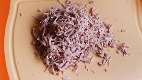 кабачковые оладьи с колбасой