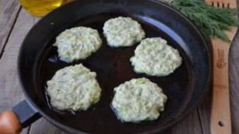 кабачковые оладьи с сыром и зеленью