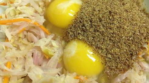 капустно-грибные оладьи с отрубями